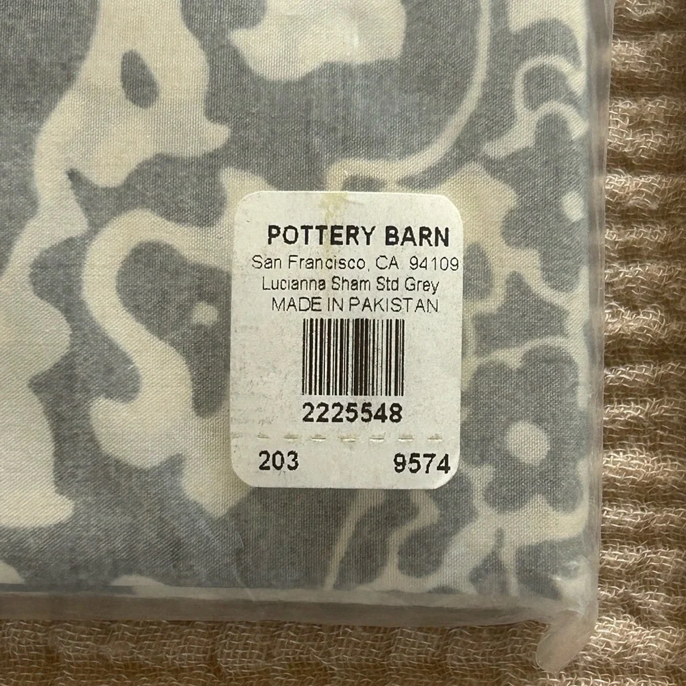 Pottery Barn Lucianna Medallion 26” x 20” Standard Pillow Shams. Gray. Set of 2